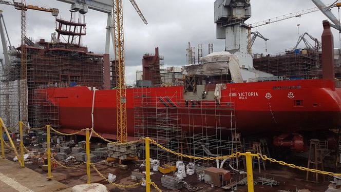 ABB Victoria var under bygging på Crist-verftet da Teknisk Ukeblad besøkte verftet i august. Om lag to uker tidligere ble bruken av nordkoreanere avsluttet.   Foto: Lars Taraldsen