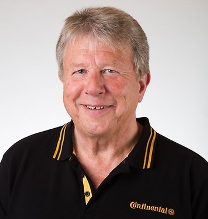 Formann: Frank Larsen. er formann i teknisk komité i Dekkimportørenes Forening og teknisk sjef i Continental Dekk. Foto: Continental 