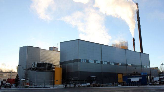 Spendrups bryggeri i Sverige sitter igjen med 30.000 tonn brukt malt i året fra ølproduksjonen. Her er maltforbrenningsanlegget som gjør bryggeriet delvis selvforsynt med fornybar energi. Foto: Spendrups