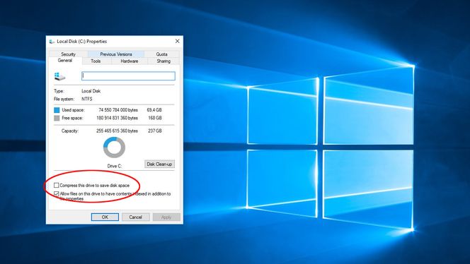 Her kan filsystemkomprimering for en partisjon aktiveres i Windows 10.