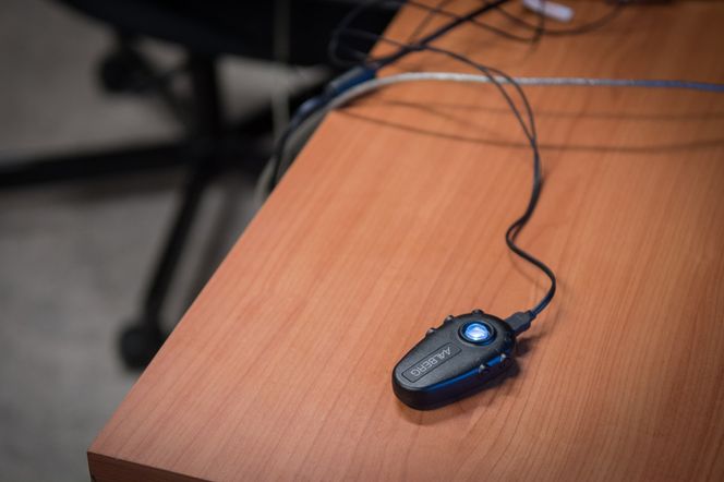 Liten dings: Med denne duppe­ditten er det mulig å styre en lang rekke operasjoner trådløst. Foto: Håvard Zeiner