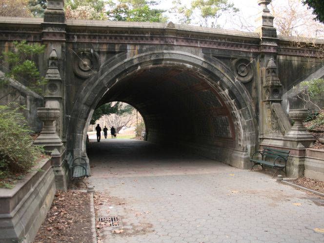 Cleft Ridge span bridge i Prospect Park, Brooklyn, New York ble ført opp i 1871-72 og regnes som verdens eldste bru laget med armert betong. Til sammen er det i dag 2,5 millioner betongbruer i verden som alle skal sjekkes med jevne mellomrom. Foto: Dave Smith, Wikimedia