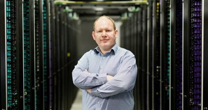 Niall McEntegart er Facebooks sjef for datasenter i Europ. Han sier at utbyggingen av det nye datasenteret starter med en gang. Foto: Facebook