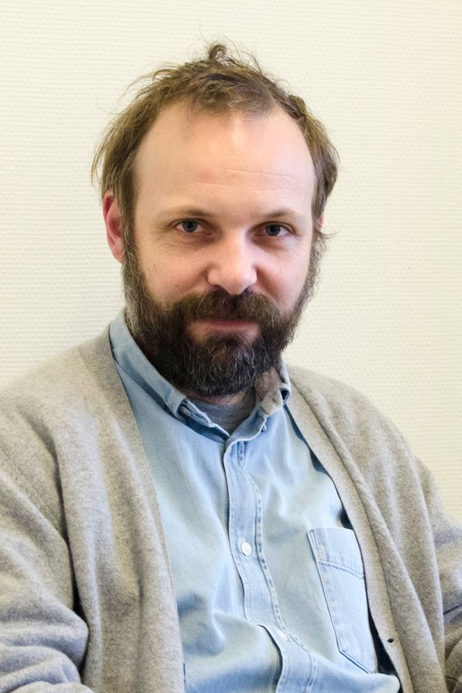 Forsker på sirkulær økonomi: NHH-professor Lars Jacob Tynes Pedersen tror at stadig flere bedrifter vil samarbeide om å redusere forbruket og avfallsmengdene. Foto: Laila Borge