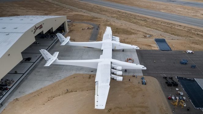 Stratolaunch ble vist fram offentlig første gang i slutten av mai.