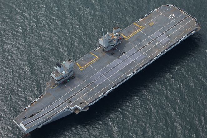 Bare midlertidig: Windows XP-systemene ombord i det nye hangarskipet HMS Queen Elizabeth skal skiftes ut før skipet settes inn i tjeneste. Bilde: Royal Navy © Crown copyright 2017