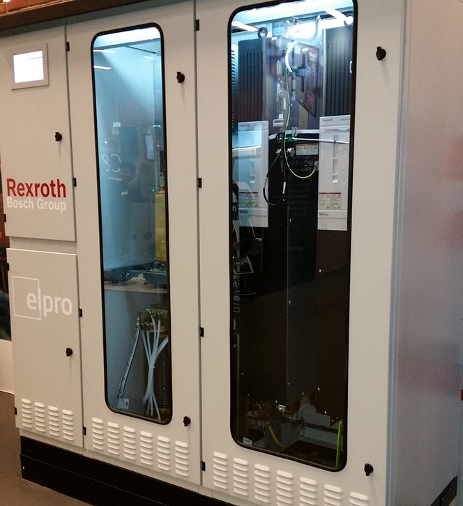 Slik ser frekvensomformerseksjonen som inngår i shore-connection-løsningen ut. Den har en kompakt form som enkelt kan transporteres og tas i bruk på kaianlegg. Anlegget er testet til «proof of concept» og konseptet optimaliseres for tiden mot kriterier for sikker og brukervennlig drift.