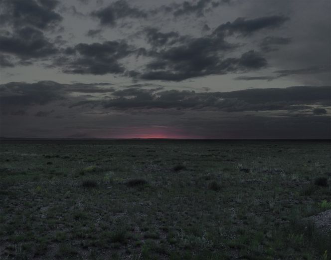 «The Polygon Nuclear Test Site VII (Dust to Dust), Kazakhstan». Bildene ble utstilt på Flowers Gallery i New York i mai i år. Området er nesten helt jevnet med jorden, for å bevare de militære hemmelighetene.  Foto:  Nadav Kander via Flowers.