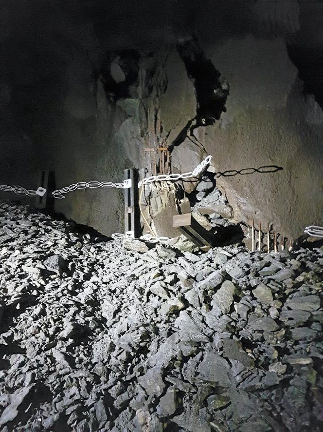 Slik så det ut inne i tunnelen etter raset.. Foto:  BKK