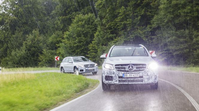 Mercedes-Benz GLC F-cell på testing i Schwartzwald. Foto: Daimler AG