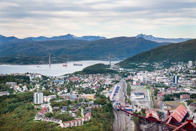 Hålogalandsbrua er landets nest største hengebru, etter Hardangerbrua. Foto: Eirik Helland Urke