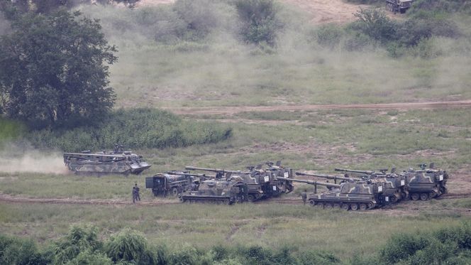 Koreanske K9 Thunder skyter skarpt på en øvelse nær den demilitariserte sonen i Paju 5. september som ledd i en maktdemonstrasjon etter Nord-Koreas atomprøvesprengning. Bilde: Ryu Seung il