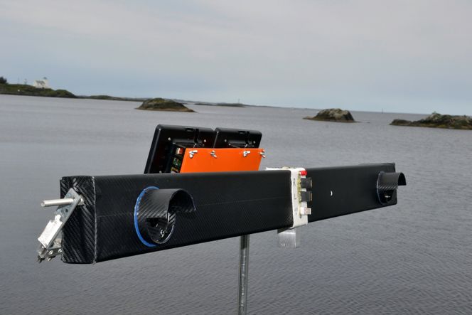 <strong>Stereometrisk kamera:</strong> Med bilder fra kameraet er det mulig å regne ut avstanden mellom bølgene og i tillegg beregne bølgehøyden i et større område. Begge foto: Thomas Førde