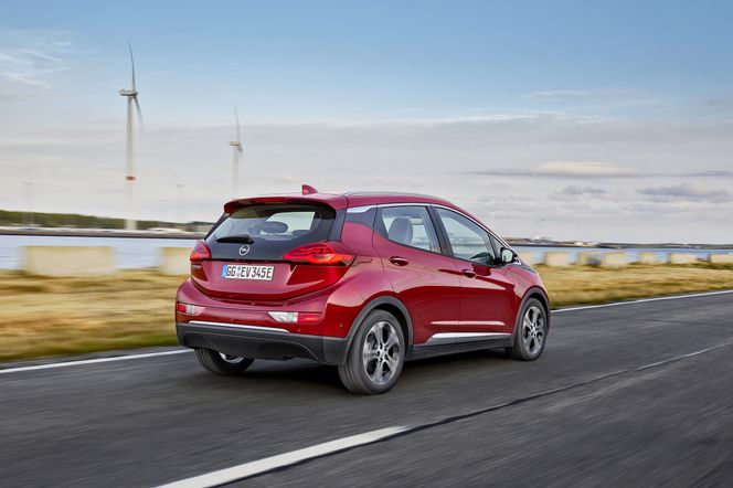 Denne Opel Ampera-e-en klarte i september å kjøre fra Görlitz til Aachen uten å lade, en distanse på hele 754,9 kilometer. Foto:  Opel Automobile GmbH