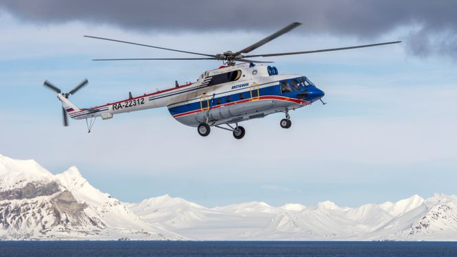 Det var dette Mi-8AMT-helikopteret som havarerte under innflyging til Kapp Heer-basen 26. oktober i fjor. Bilde:  Scanpix