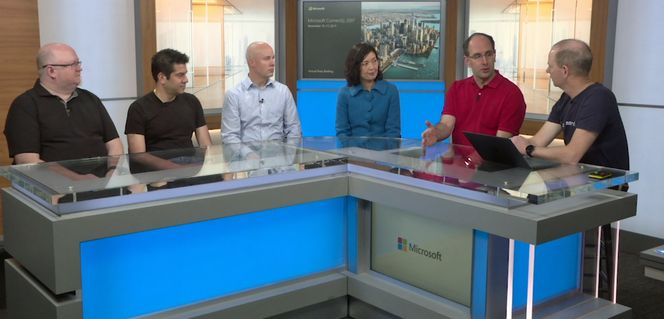 Microsoft hadde samlet en rekke av selskapets teknologiledere under pressekonferansen. Fra venstre Kevin Scott (teknologidirektør), Rohan Kumar (direktør databasesystemer), Lance Olson (partnerdirektør Cloud AI Platform), Julia Liuson (visepresident utviklerverktøy og -språk), Scott Guthrie (visepresident nettsky og enterprise) og Frank X. Shaw (visepresident kommunikasjon).