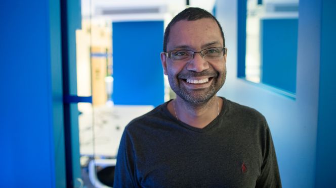 Heri Ramampiaro ved Telenor-NTNU AI-Lab. Bilde: Eirik Helland Urke