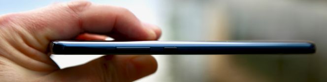 Telefonen er forholdsvis slank. Bilde: Kurt Lekanger, digi.no
