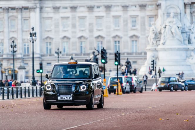 LEVC fikk godkjennelse for passasjertrafikk i London like før jul. Bilde: LEVC