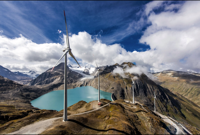 Parken ligger på 2454 meter over havet. Rotordiameteren på de fire Enercon turbinene er på 70 og 92 meter. Den dekker strømbehovet til rundt 2850 husholdninger i Obergoms. Foto: Swiss Winds