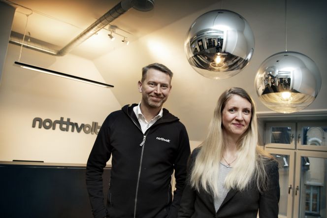 Peter Carlsson og Emma Nehrenheim på Northvolt jobber for at visjonen om en storskala batterifabrikk skal bli virkelighet. Bilde:  Jörgen Appelgren