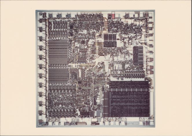 Selve silikonbrikken inne i Intel 8086. Den bestod av 29 000 transistorer. Foto: Intel Corporation