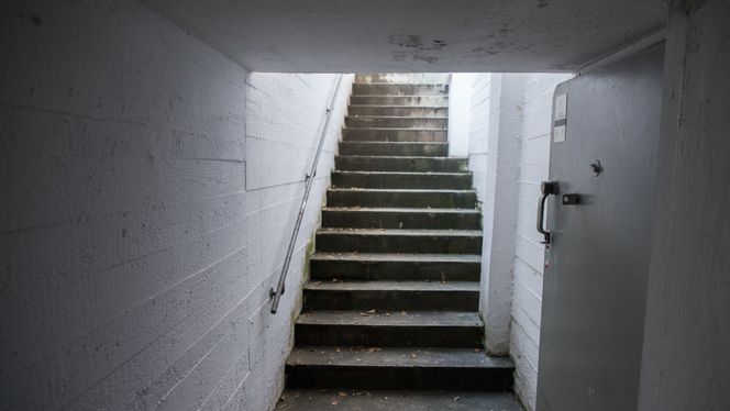«Dommedagsrommet» befinner seg innenfor den store, tunge metalldøren til høyre. Foto: Eirik Helland Urke
