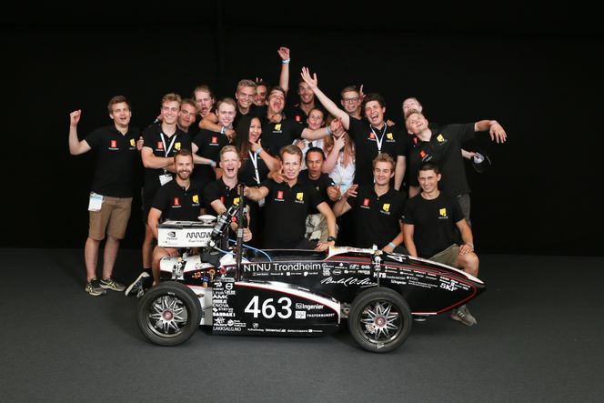 Også den førerløse bilen til NTNU-studentene hevdet seg godt i konkurransen. Foto:  Vivek Maru