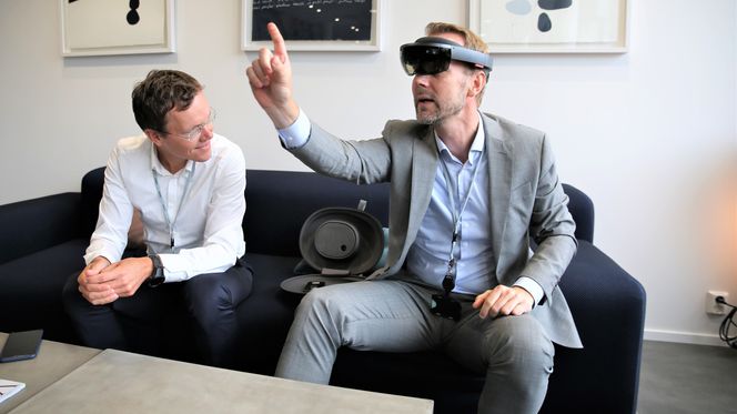 Jo Mortensen og Christian Scheen tror satsningen på ny teknologi vil gjøre selskapet mer attraktivt for både byggherrer og arbeidssøkere. Foto:  Knut Bjørheim