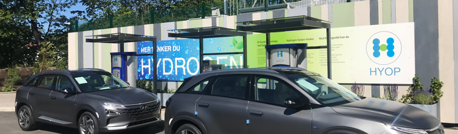 Hyundai Nexo tanker på Hyop-stasjonen på Høvik. Foto:  Hyop