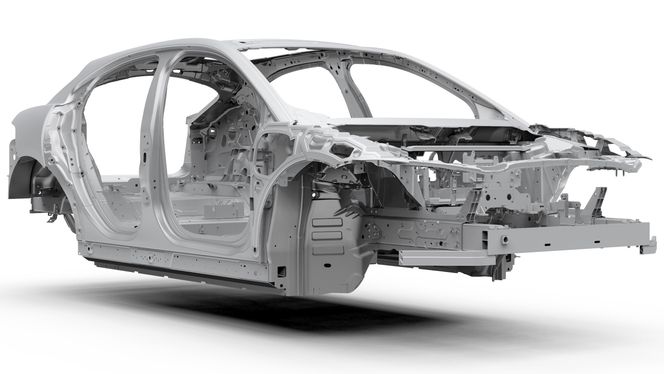 En bil kan bli mellom 40 og 50 prosent lettere om man lar aluminium erstatte stål, mener jaguar. Riktig brukt har metallet også svært gode egenskaper knyttet til kollisjonssikkerhet. Ill: Jaguar