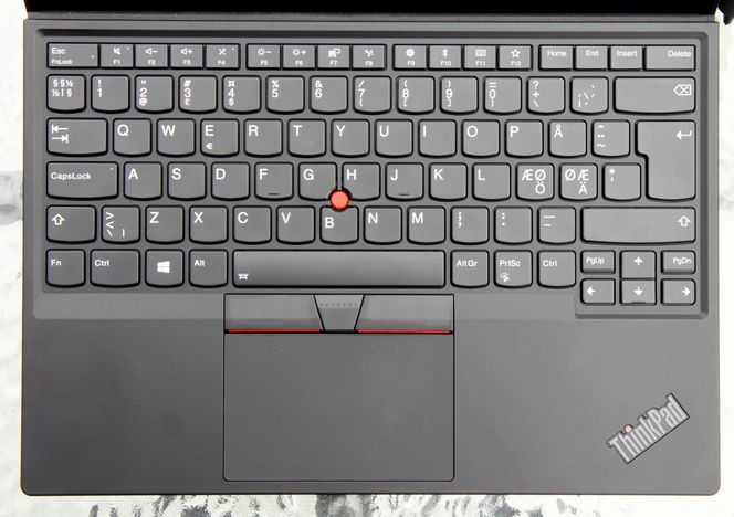 Lenovo har klart å få plass til et sjeldent godt tastatur i et ganske tynt tastaturdeksel. Foto: Kurt Lekanger