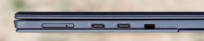 Det er to USB-C-kontakter som støtter Thunderbolt 3. Via overganger kan du koble til skjermer med andre kontakter, som HDMI eller Displayport. Foto: Kurt Lekanger