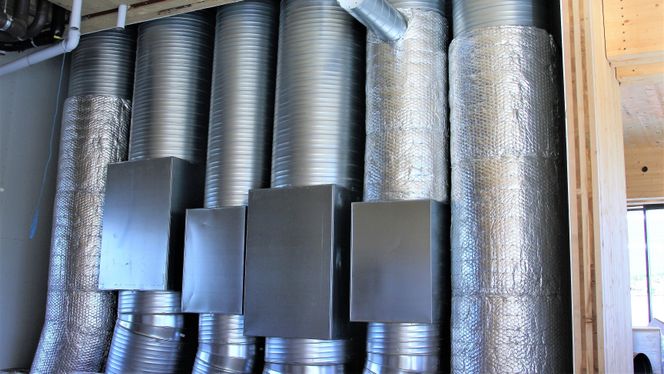 Heis-, trapp-, og rørsjaktene er med på å stive av trekonstruksjonen. Foto:  Knut Bjørheim