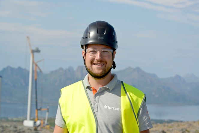 Prosjektleder: - Utviklingen har gått veldig fort, vi henter stadig ut mer effekt uten å øke dimensjonene på vindmøllene, sier Markus Rönnqvist i Fortum. Foto: Erik Jenssen
