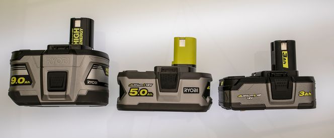 Flere batterier: Ryobi utvider neste år sortimentet av batterier. De kommer med et større trerads 9 Ah batteri og et enrads batteri på 3 Ah. Foto: Odd R. Valmot