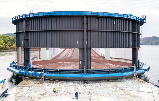 Aquatraz ruver godt når den er på land. Det er 22 meter  fra topp til bunn. Foto:  Steinar Johansen