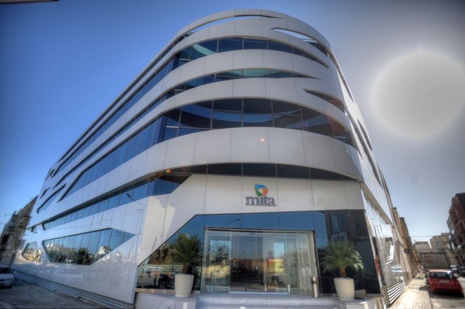MITA Data Centre i Santa Venera, Malta, har en design som ifølge nominasjonen skal gi assosiasjoner til «connectivity» gjennom ulike teknologimedier, inkludert kretskort, programvareprosesser og internett generelt. Foto: wwwROSSIGNAUDcom