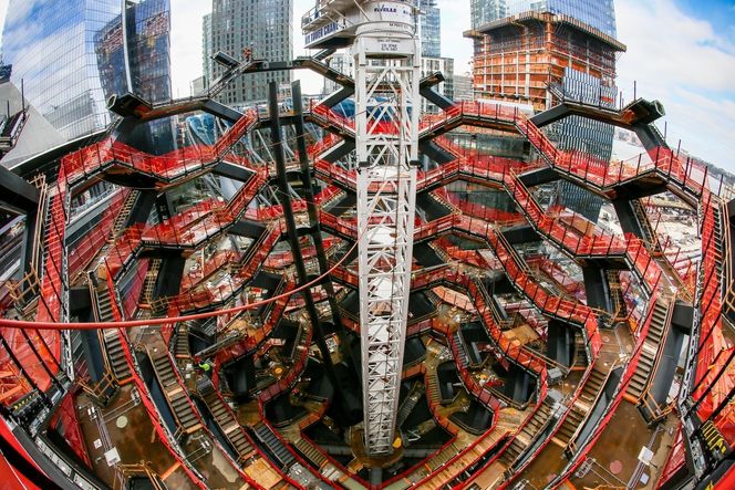 Vessel har ingen direkte nyttefunksjon. Bygget er et høyreist nettverk bestående av 2500 trappetrinn. Illustrasjon: Heatherwick Studio
