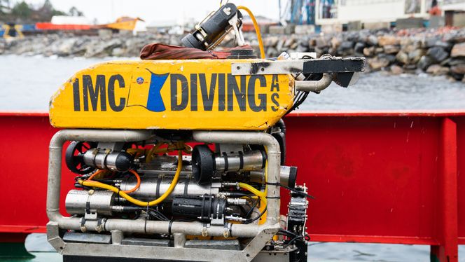Den lille ROV-en som sto for de første inspeksjonene av Helge Ingstad er en lokal, kortreist sak. ROV-en er nemlig bygd av Argus Remote Systems i bydelen Laksevåg i Bergen - under en times kjøretur fra havaristedet. Foto:  Eirik Helland Urke