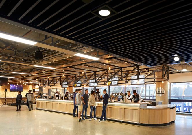 Eget mikrobryggeri er blant attraksjonene på stadion. Her skal det være noe å spise og drikke for enhver smak. Foto:  Tottenham Hotspur Football Club