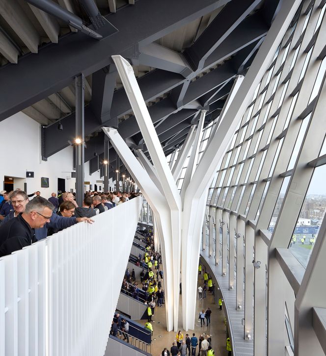 Det slipper rikelig med naturlig lys inn på stadion. Foto:  Tottenham Hotspur Football Club