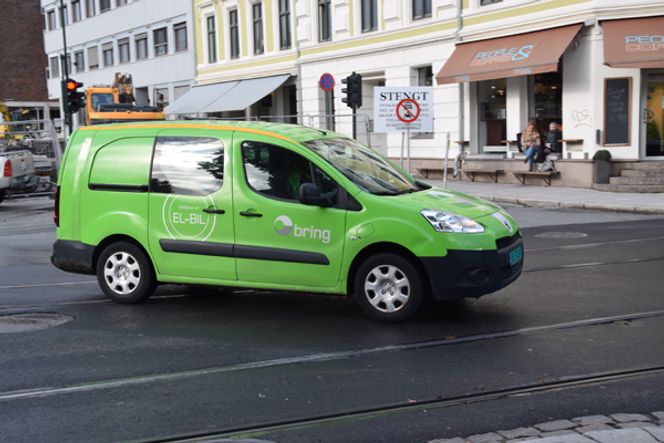 Bring er blant bedriftene som har satset på elektriske varebiler. Målet er å bruke fornybar energi i alle kjøretøy innen 2025. Foto: Posten