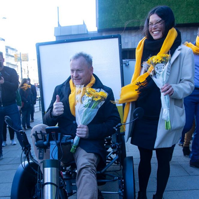 Raymond Johansen og Lan Marie Nguyen Berg hyllet tiltaket som et nytt skritt mot deres uttalte mål: Oslo som nullutslippsby. Foto:  Knut Bjørheim