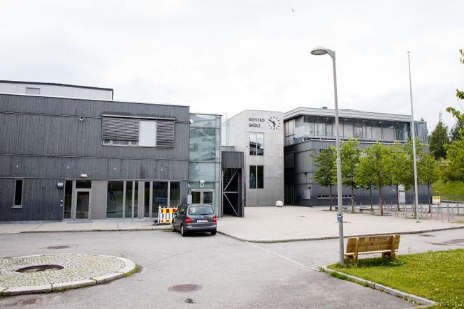Refstad skole er bygget i 2005. I 2008-2009 ble det bygget på én etasje til. Foto: Braastad, Audun