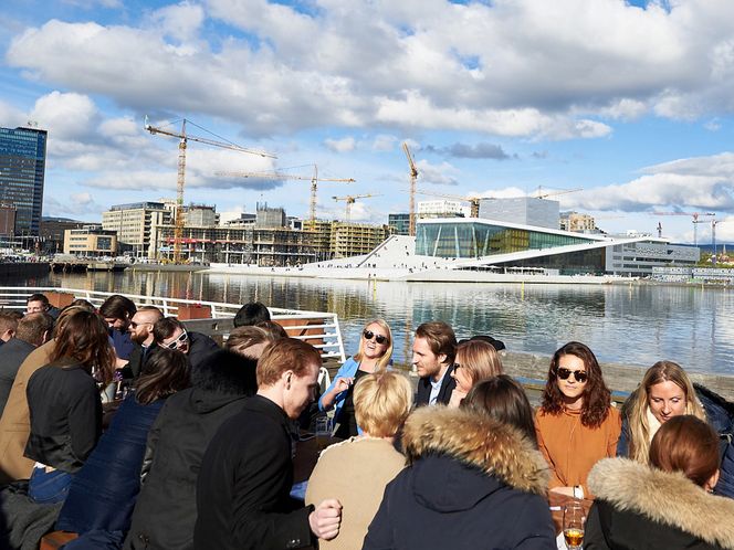 Festivalen arrangeres på SALT Art & Music, med utsikt mot Operaen og nye Munchmuseet.