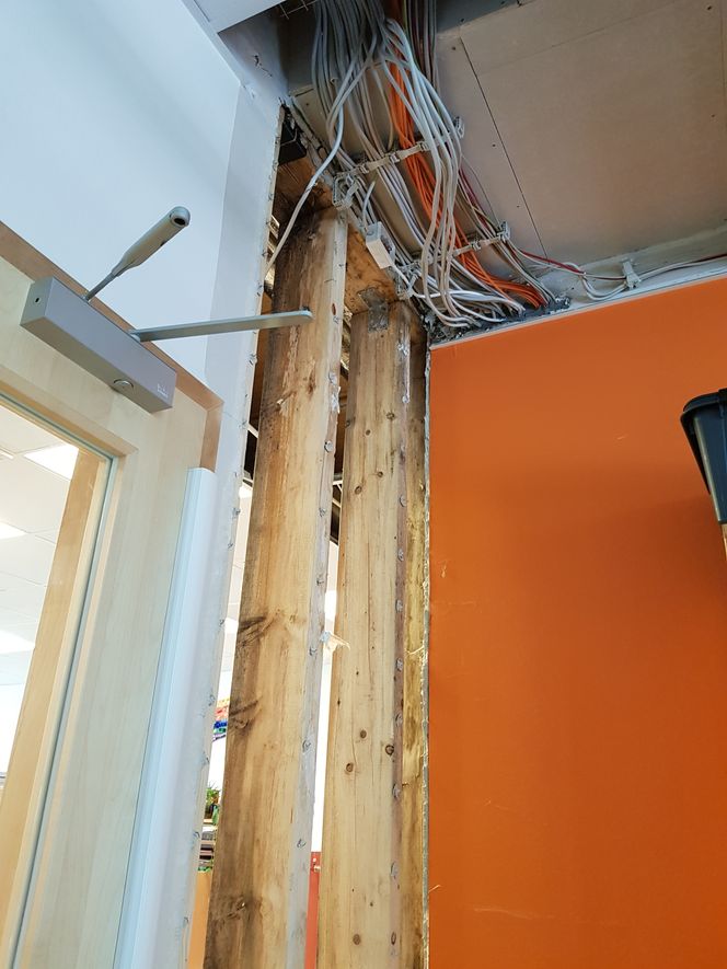 Gjennomgangen av bygget avdekket at det mangler bærevegger som ifølge tegningene skulle vært på plass. Foto: Tiril Bjønnes, Kristiansand kommune