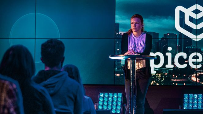 Anniken Hofgaard fra Spacemaker, den største bedriften med hovedkontor i bygget. Specemaker har utviklet en kunstig intelligens for planlegging av byer og bygg. Foto: Marcin Ptak/Epicenter