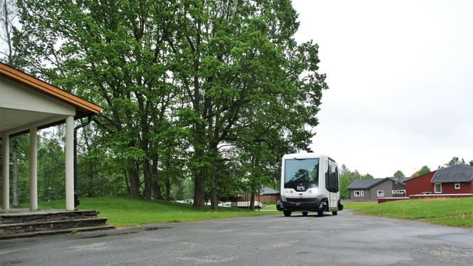 Denne uken hadde Signo Vivo på Andebu besøk av en selvkjørende Easymile-buss. Foto: Signo Vivo