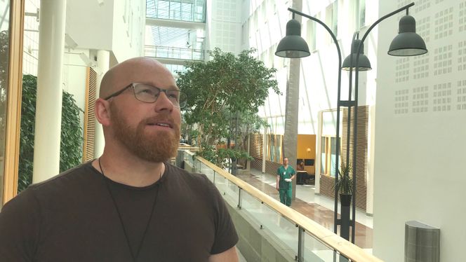 Runar Strand Amundsen har mange jern i ilden som forsker i Sensocure, gjesteforsker ved Universitetet i Oslo, firebarnsfar og med nylig avgitt doktorgrad. Metoden han har utviklet ønsker han å utvikle videre til et produkt som kan være et viktig beslutningsverktøy for gastrokirurgene. Det har han allerede fått støtte til fra Oslofjordfondet. Foto: Elisabeth Kirkeng Andersen/UiO Bruk bildet.